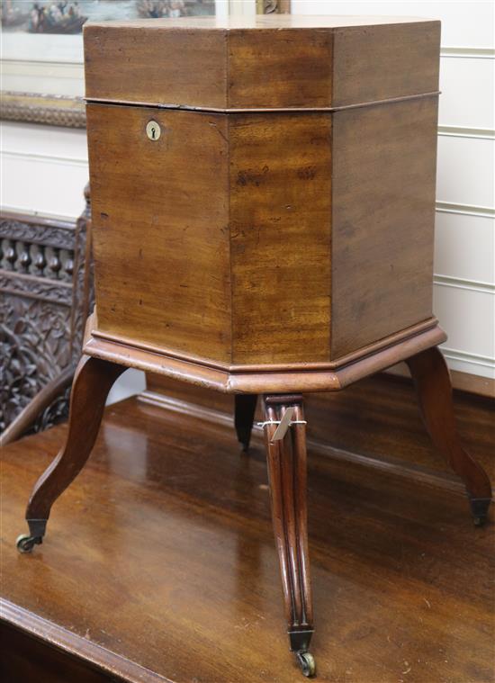 A mahogany Regency cellarette W.44cm